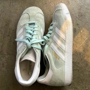 Adidas Gazelle women’s